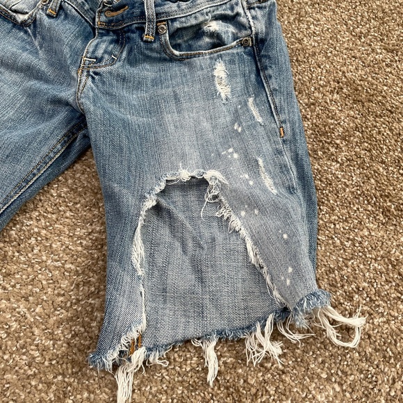 Hollister Destructed Shorts 🦋 - Picture 3 of 3